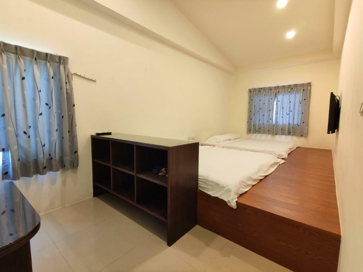 Feng Homestay Zhongpu Buitenkant foto