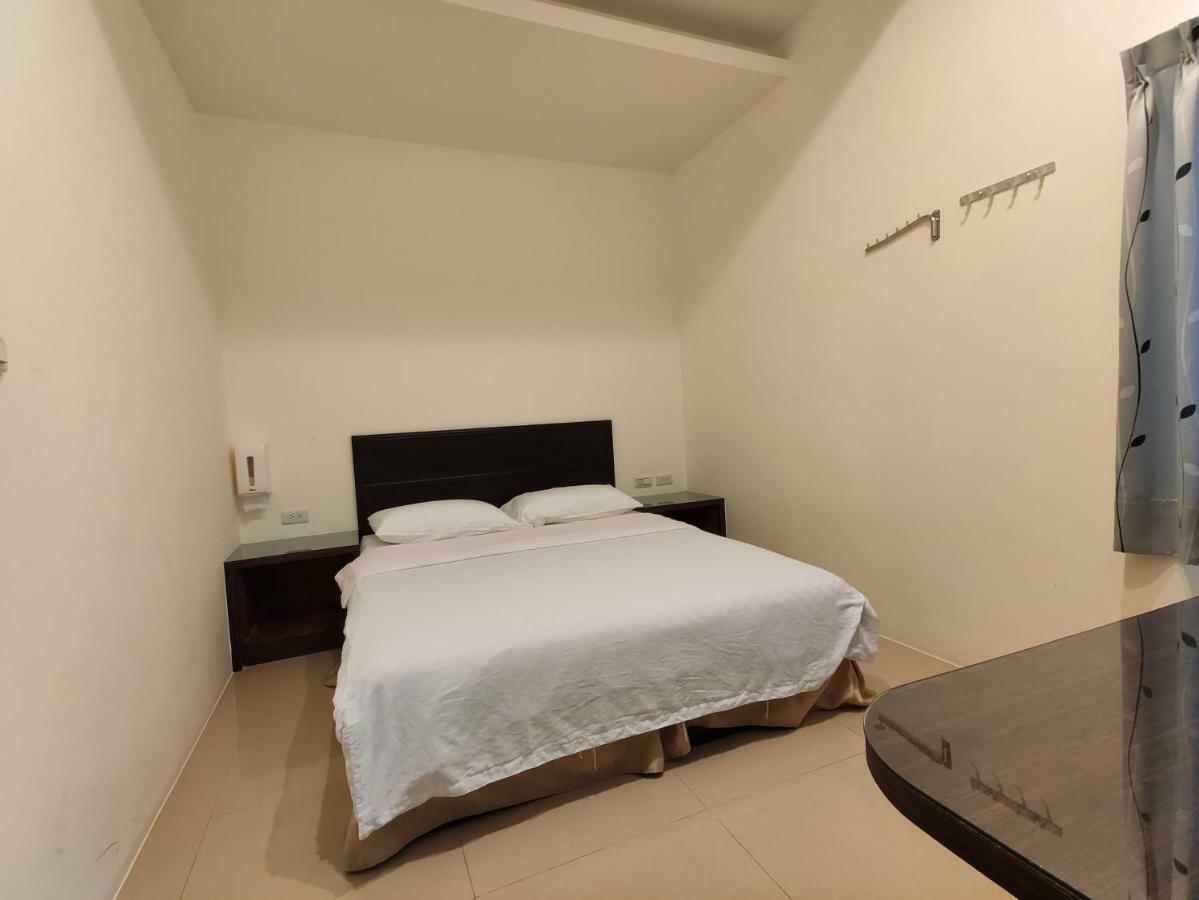 Feng Homestay Zhongpu Buitenkant foto