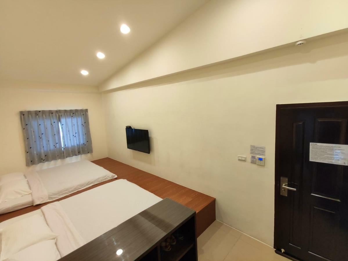 Feng Homestay Zhongpu Buitenkant foto